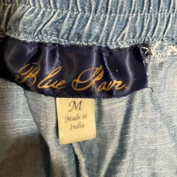 Francescas Blue Rain Shorts Floral Embroidered Pull On Elastic Waist Medium EUC - Picture 4 of 11